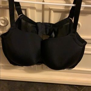 Black Torrid bra size 40DDD